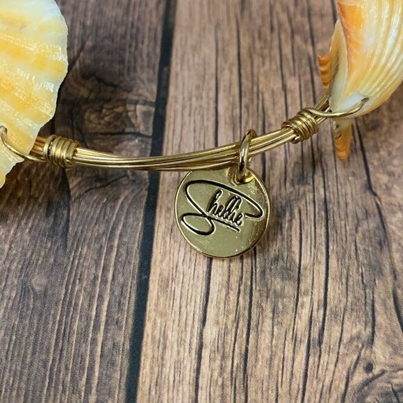 Shellie Seashell Wire Wrap Bracelet - Picture 2 of 2